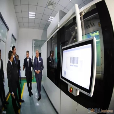 造船“神器”！大型金屬3D打印機落戶江科大