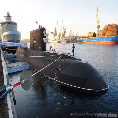 俄最新“大洋黑洞”潛艇服役